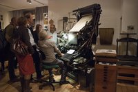 Vorführung an der Linotype in der Museumsdruckerei  (c) Ellen Roehner