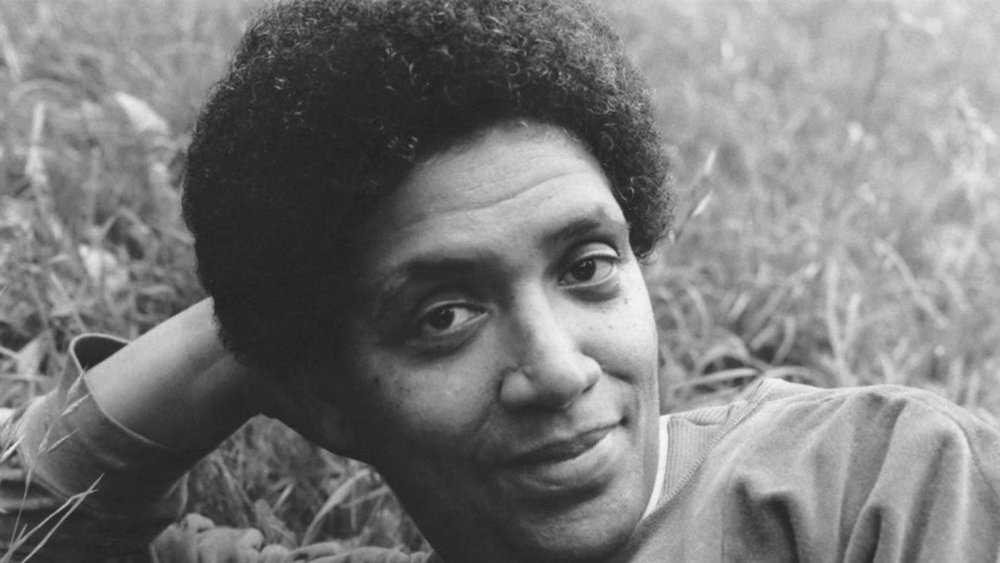 Audre Lorde im Park „Im Schwarzen Grund“. Foto: Dagmar Schultz, 1984 Audre Lorde im Park „Im Schwarzen Grund“. Foto: Dagmar Schultz, 1984